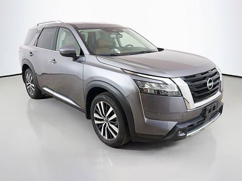 Used 2022 Nissan Pathfinder Platinum w/ Cargo Package image 2