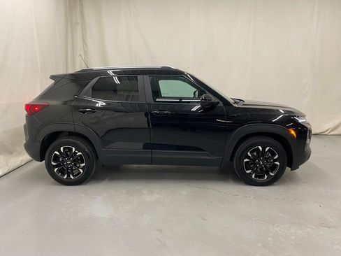 Used 2023 Chevrolet TrailBlazer LT FWD image 9