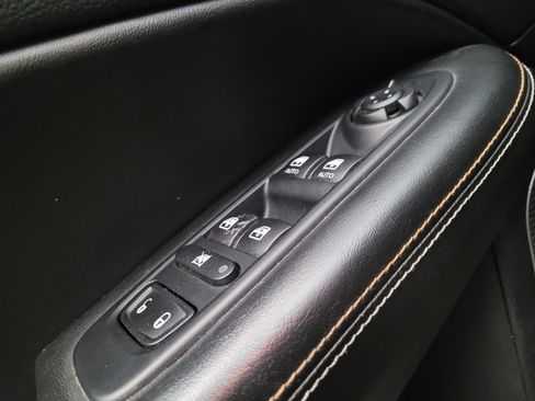 Used 2018 Jeep Compass Latitude FWD image 27