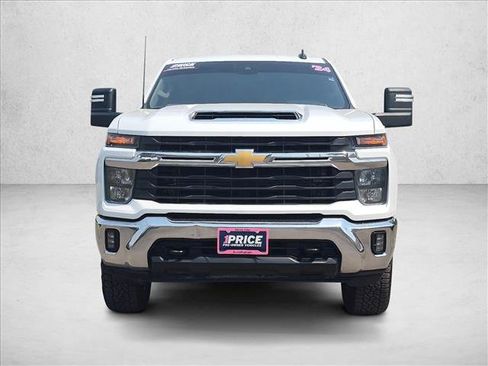 Used 2024 Chevrolet Silverado 2500 LT w/ Convenience Package AWD/4WD image 2