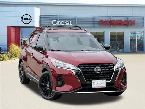 Used 2023 Nissan Kicks SR w/ SR Premium Package FWD image 1