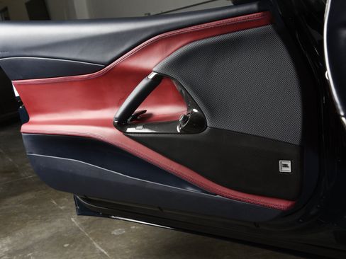 Used 2020 Ferrari 812 Superfast RWD image 28