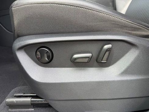 Used 2019 Volkswagen Atlas SE FWD image 12