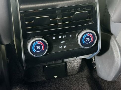 Certified 2023 Land Rover Range Rover SE image 27