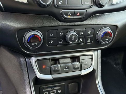 Certified 2024 GMC Terrain SLT AWD/4WD image 14