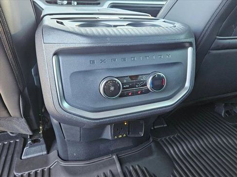 Used 2025 Ford Expedition Tremor image 19