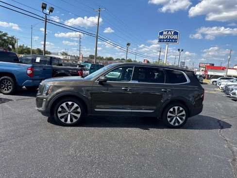Used 2021 Kia Telluride S FWD image 2