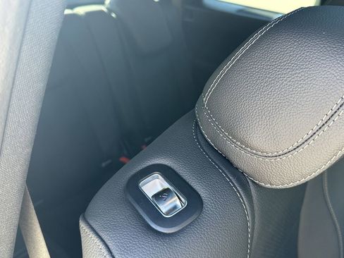 Certified 2025 Mercedes-Benz GLS 450 4MATIC image 20