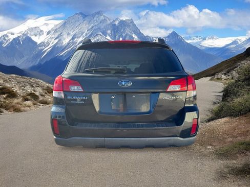 Used 2013 Subaru Outback 2.5i Premium w/ Popular Pkg 1B AWD/4WD image 4