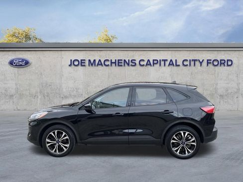 Certified 2022 Ford Escape SE w/ SE Sport Appearance Package AWD/4WD image 4