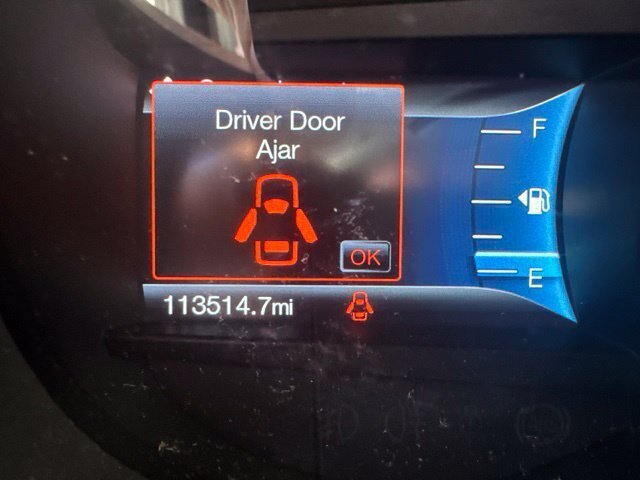 Used 2018 Ford Edge Titanium w/ Equipment Group 301A AWD/4WD image 15