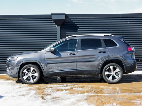 Used 2019 Jeep Cherokee Limited image 2