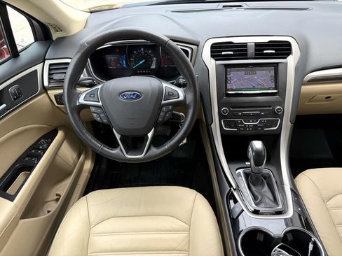Used 2016 Ford Fusion Energi SE image 4