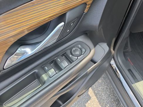 Used 2020 GMC Terrain SLE FWD image 17