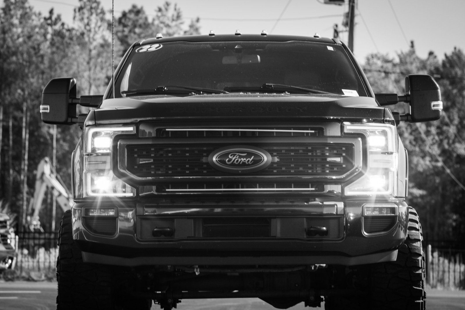 Certified 2022 Ford F250 Lariat w/ Tremor Off-Road Package AWD/4WD image 3