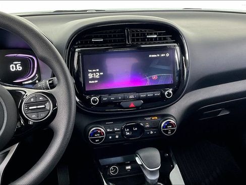 Used 2024 Kia Soul S FWD image 7