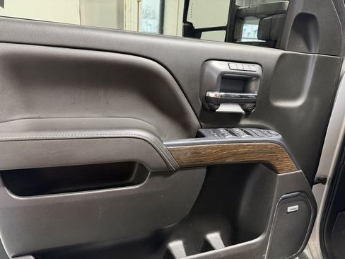 Used 2019 GMC Sierra 2500 Denali w/ Duramax Plus Package image 10