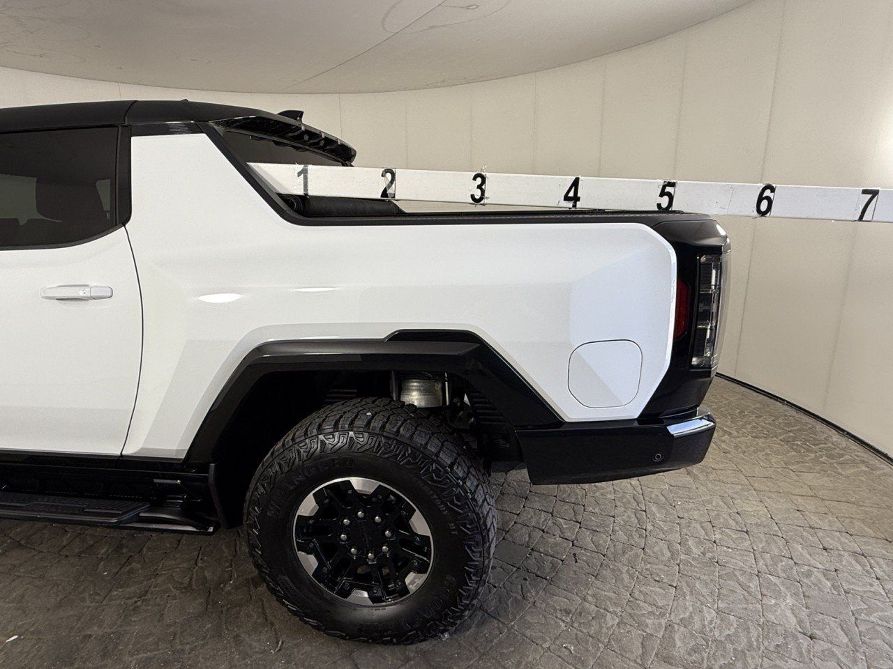 Used 2022 GMC Hummer EV Edition 1 w/ LPO, Illumination Package AWD/4WD image 7