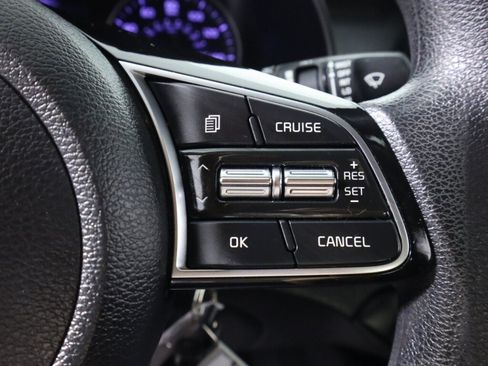 Used 2020 Kia Forte LXS FWD image 13