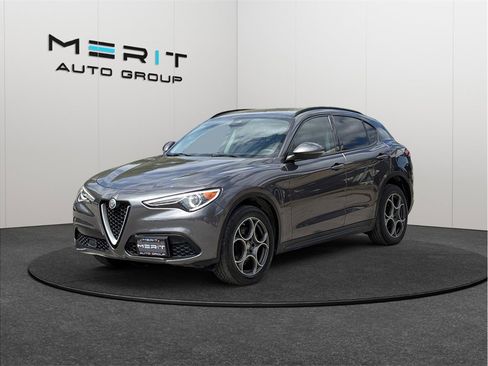 Used 2018 Alfa Romeo Stelvio Sport w/ Quick Order Package 22J Sport image 4