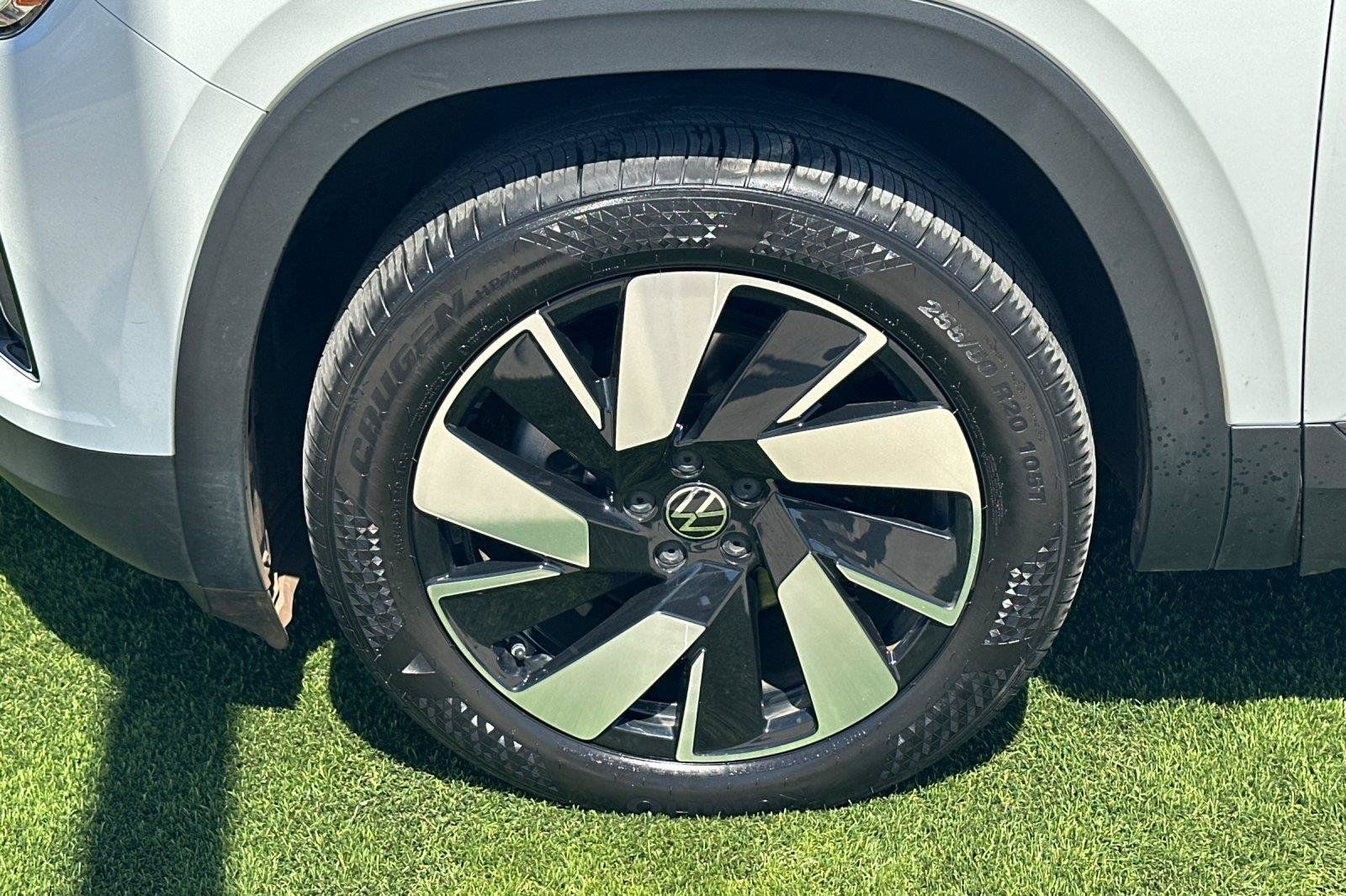 Certified 2024 Volkswagen Atlas Cross Sport SE AWD/4WD image 25