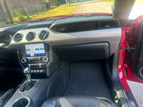 Used 2022 Ford Mustang GT Premium RWD image 12