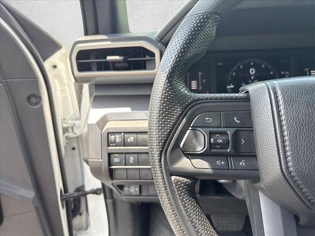 Certified 2026 Toyota Tacoma SR5 AWD/4WD image 20