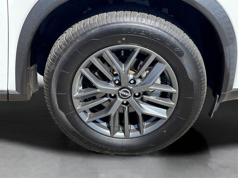 Used 2023 Nissan Rogue S FWD image 6