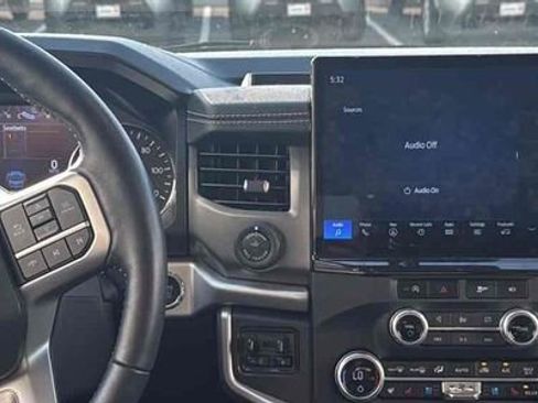 Used 2024 Ford Expedition XLT image 10