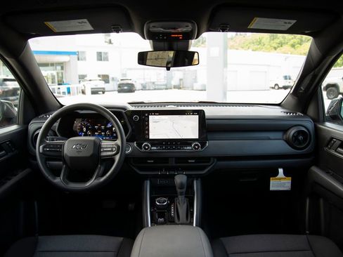 New 2026 Chevrolet Colorado Trail Boss AWD/4WD image 16