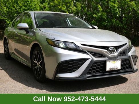 Used 2024 Toyota Camry SE w/ Cold Weather Package AWD/4WD image 1
