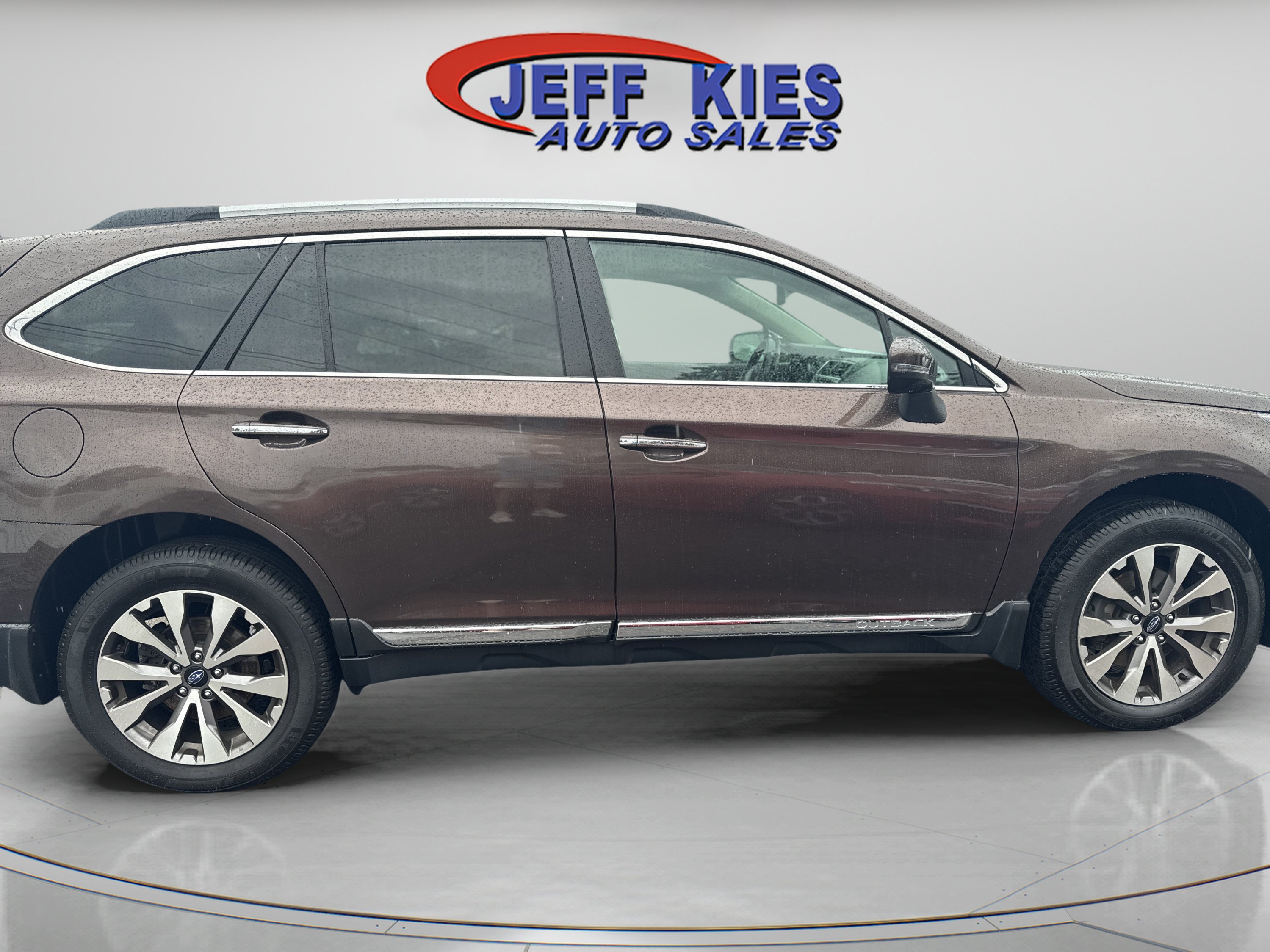 Used 2019 Subaru Outback 2.5i Touring AWD/4WD image 4