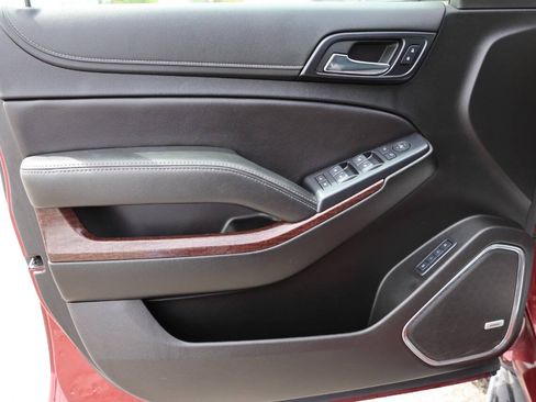 Used 2019 GMC Yukon SLT AWD/4WD image 12