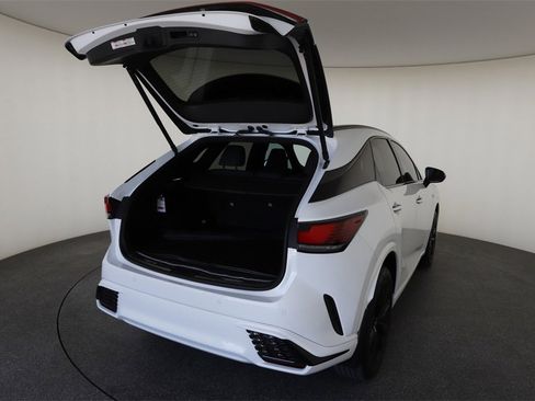 Used 2024 Lexus RX 500h F Sport image 29