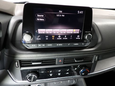 Used 2022 Nissan Rogue S FWD image 15
