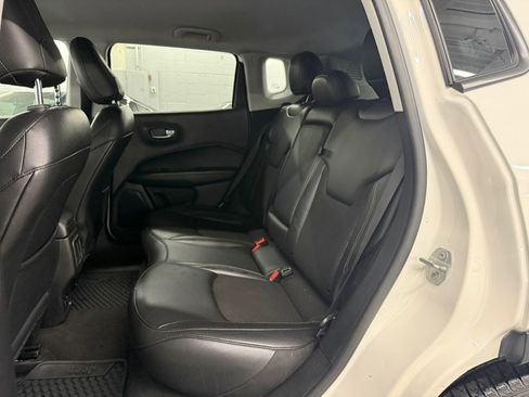 Used 2021 Jeep Compass Latitude w/ Convenience Group FWD image 29