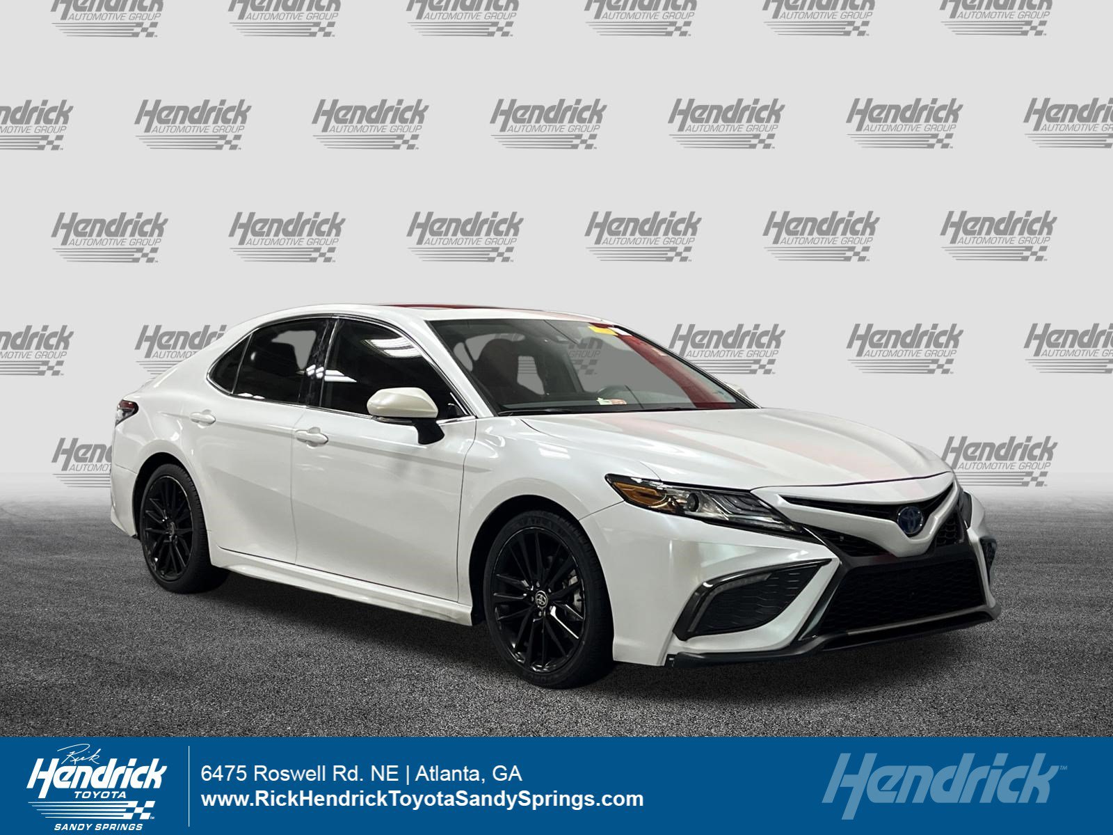 Used 2022 Toyota Camry XSE FWD image 1