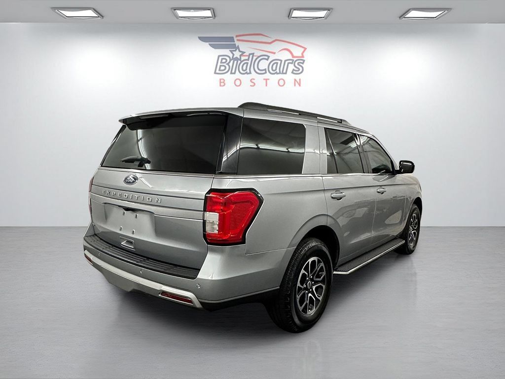 Used 2022 Ford Expedition XLT AWD/4WD image 4