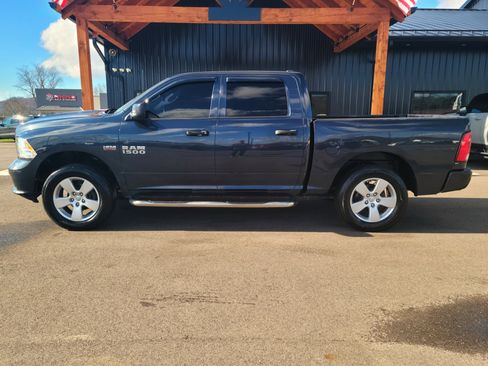 Used 2014 RAM 1500 Express image 25