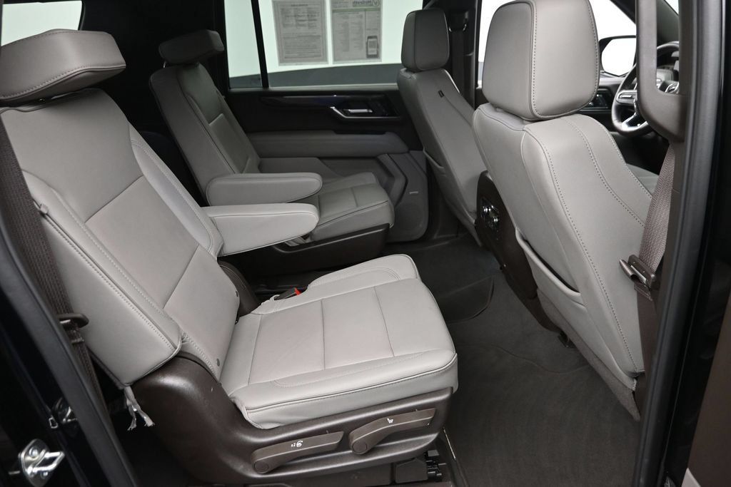 Used 2026 GMC Yukon XL Elevation AWD/4WD image 10