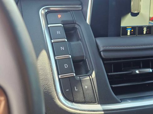 Used 2024 Chevrolet Tahoe High Country w/ Premium Package AWD/4WD image 34