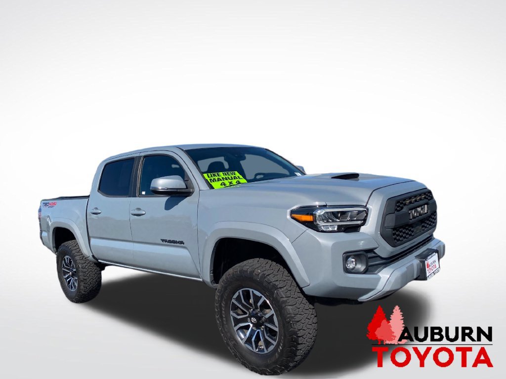 Used 2020 Toyota Tacoma TRD Sport w/ TRD Premium Sport Package AWD/4WD image 3