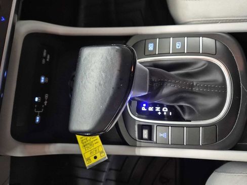 Used 2025 Hyundai Kona SEL image 8