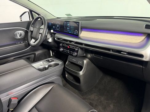 Used 2026 Hyundai Ioniq 9 SEL AWD/4WD image 16