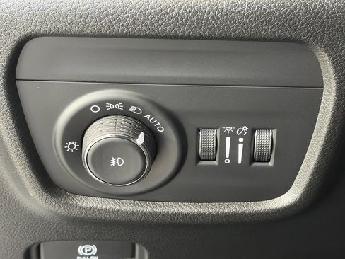 Used 2024 Jeep Grand Cherokee Summit image 24