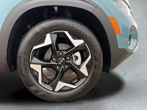 Used 2025 Kia Seltos S image 12