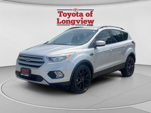 Used 2018 Ford Escape SE FWD image 1