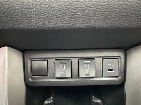 Used 2025 Toyota Corolla Cross XLE image 6