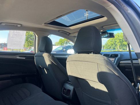 Used 2020 Ford Fusion SE FWD image 27