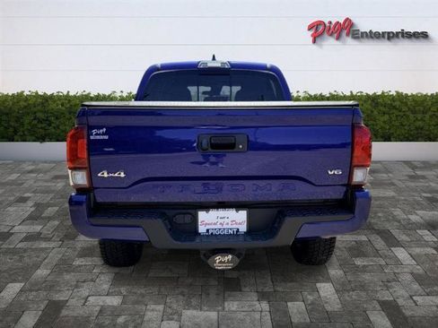 Used 2023 Toyota Tacoma SR5 w/ Technology Package AWD/4WD image 11